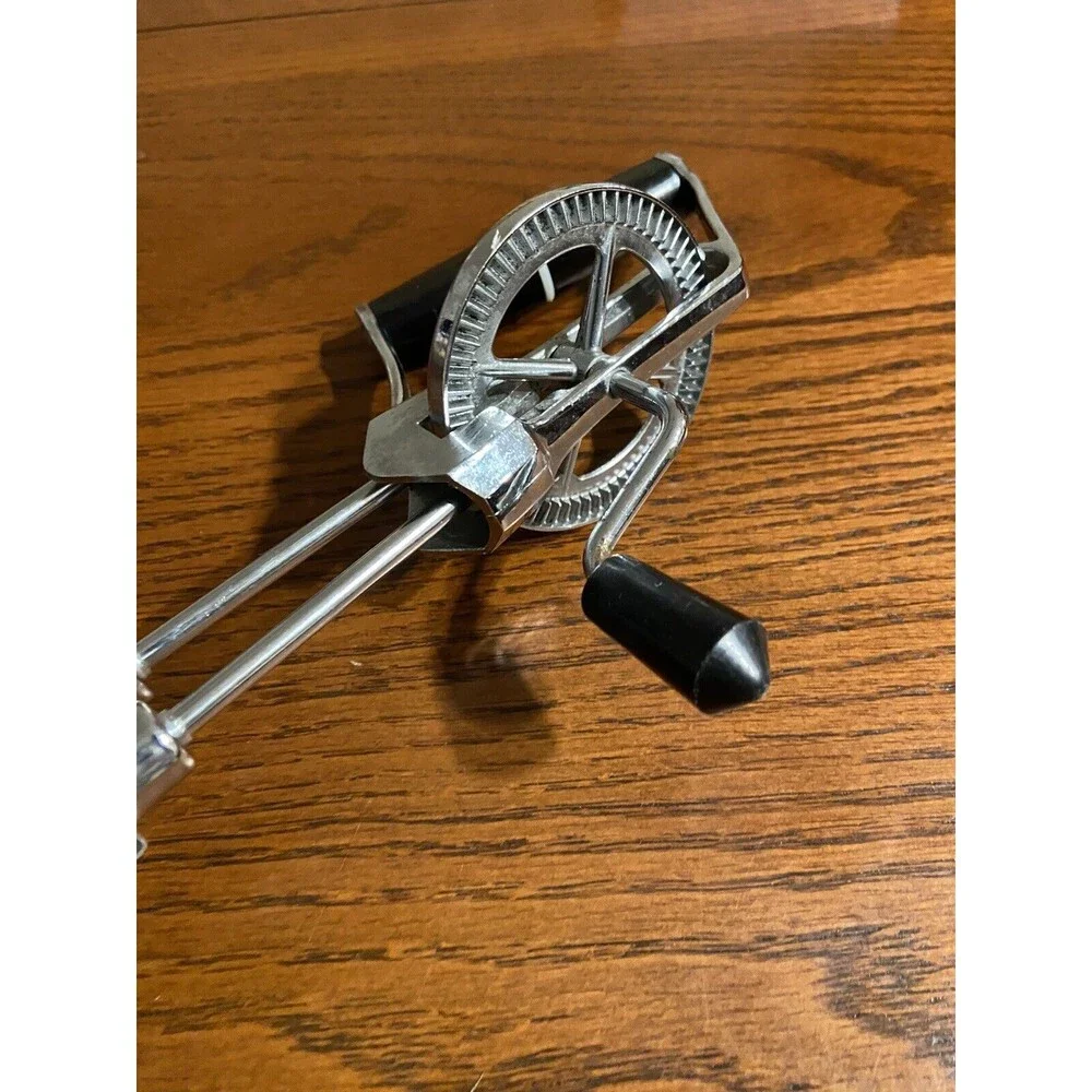 Unbranded vintage hand